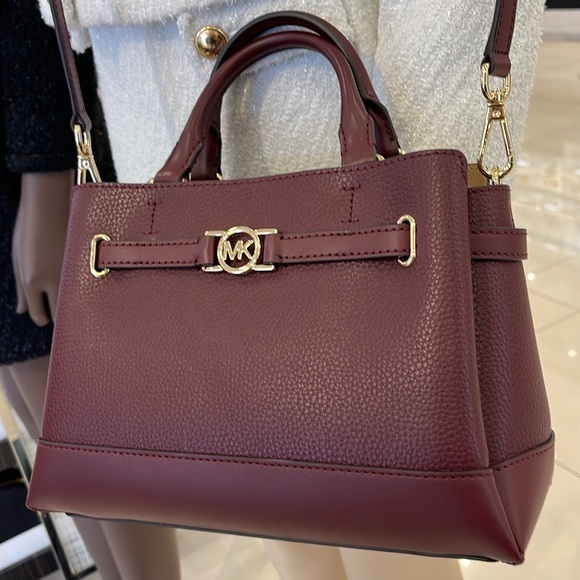 Michael Kors Reed Small Satchel Crossbody Center Zip Bag
Color: OXBLOOD
NWT - Picture 8 of 16
